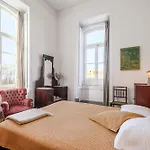 Victorian House Luisa Todi