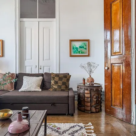 Victorian House Luisa Todi