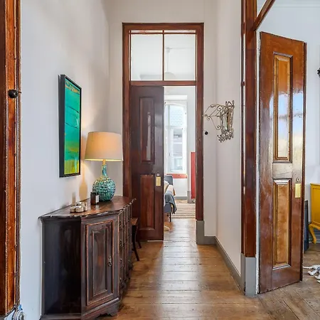 Victorian House Luisa Todi *